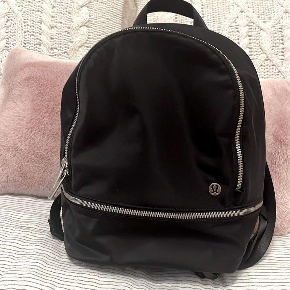 Lululemon City Adventurer Mini 11L